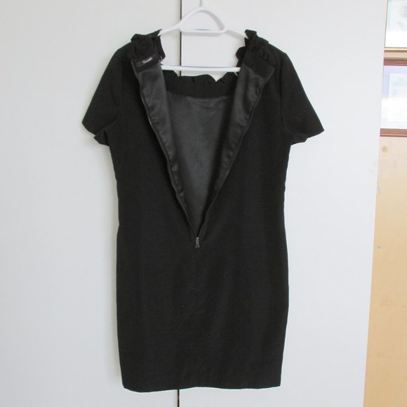 Tahari LBD Ruffled Neck S-Sleeve Sheath Dress - Picture 4 of 9